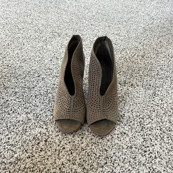 Vince Camino Kainan booties, size 7.5 - Picture 1 of 3